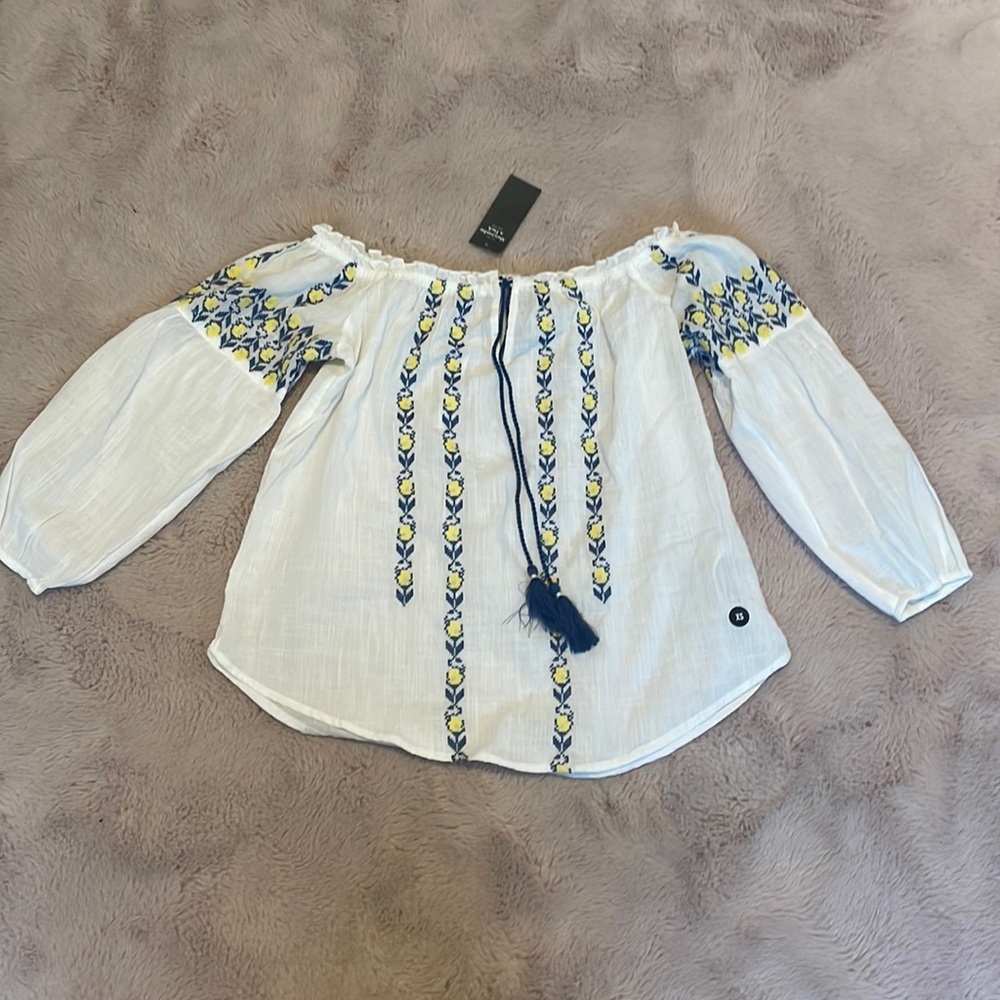 Abercrombie and fitch top